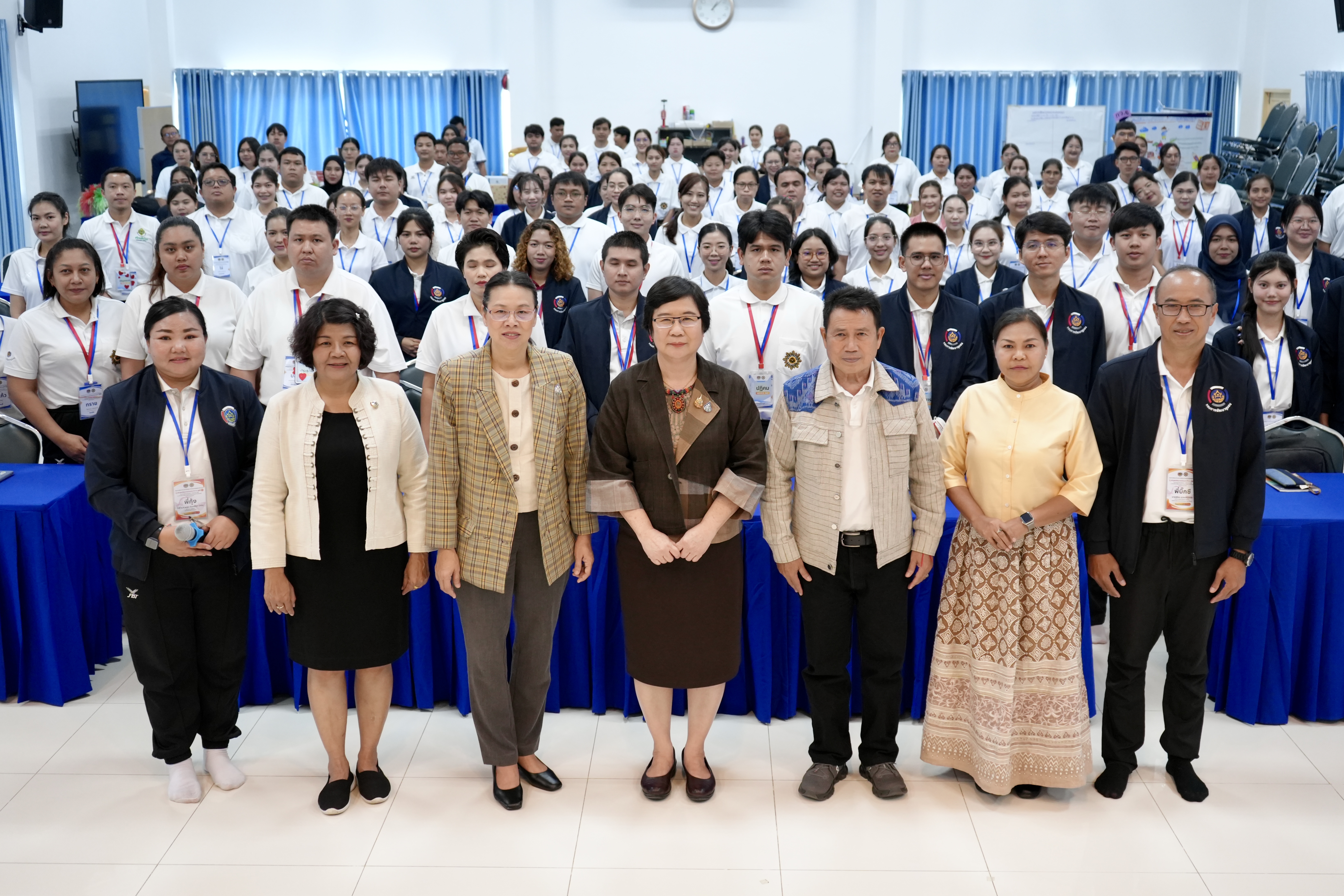 คณะผู้ตรวจราชการกรมการพัฒนาชุมชน ร่วมเป็นวิทยากรสร้างกระบวนการเรียนรู้สำหรับข้าราชการบรรจุใหม่ ตามโครงการพัฒนาข้าราชการที่อยู่ระหว่างทดลองปฏิบัติหน้าที่ราชการ หลักสูตรพัฒนากรก่อนประจำการ รุ่นที่ 131 ณ วิทยาลัยการพัฒนาชุมชน อ.บางละมุง จ.ชลบุรี (3 ส.ค. 2568)